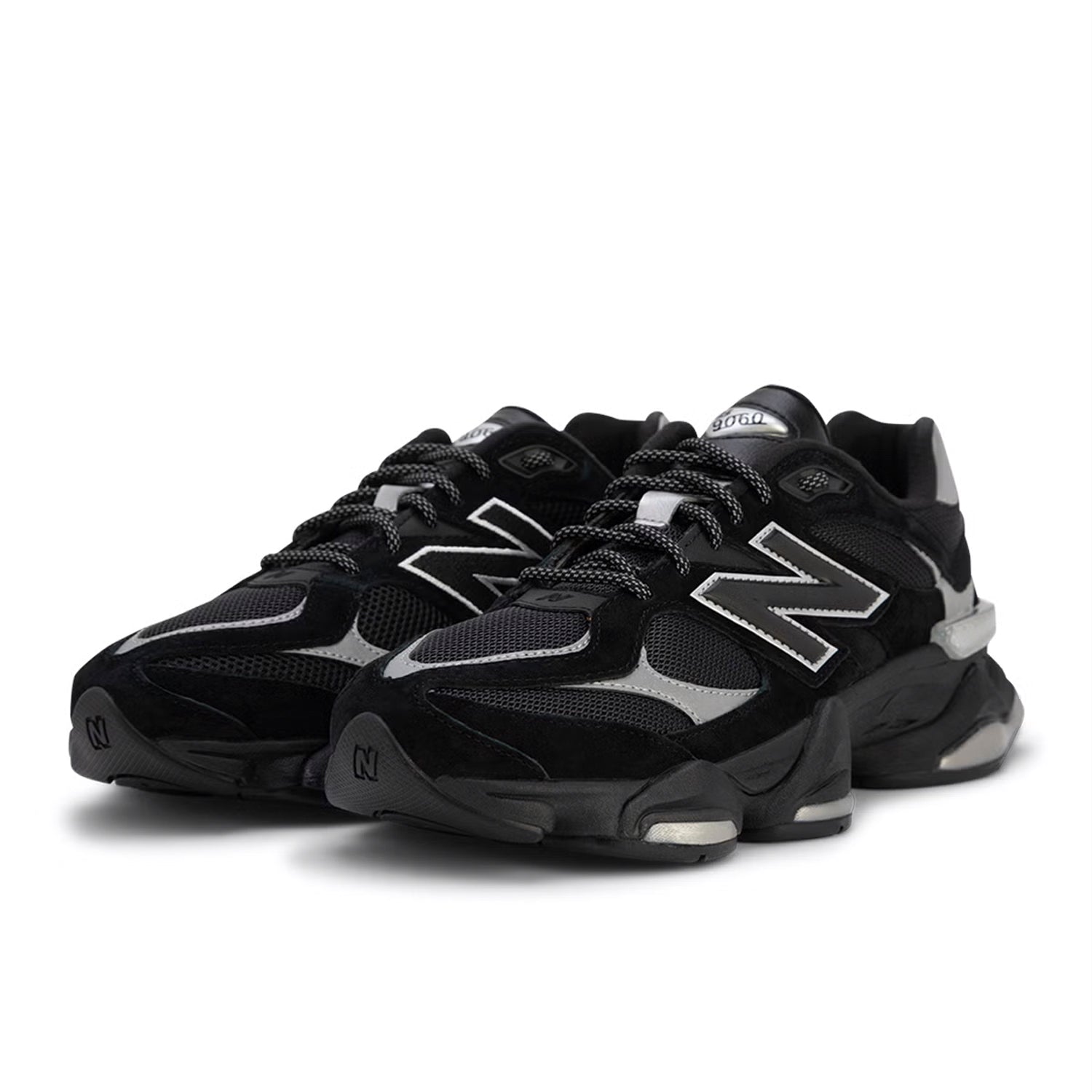 New Balance 9060 – Chunky Retro-Futuristic Sneakers (Unisex)