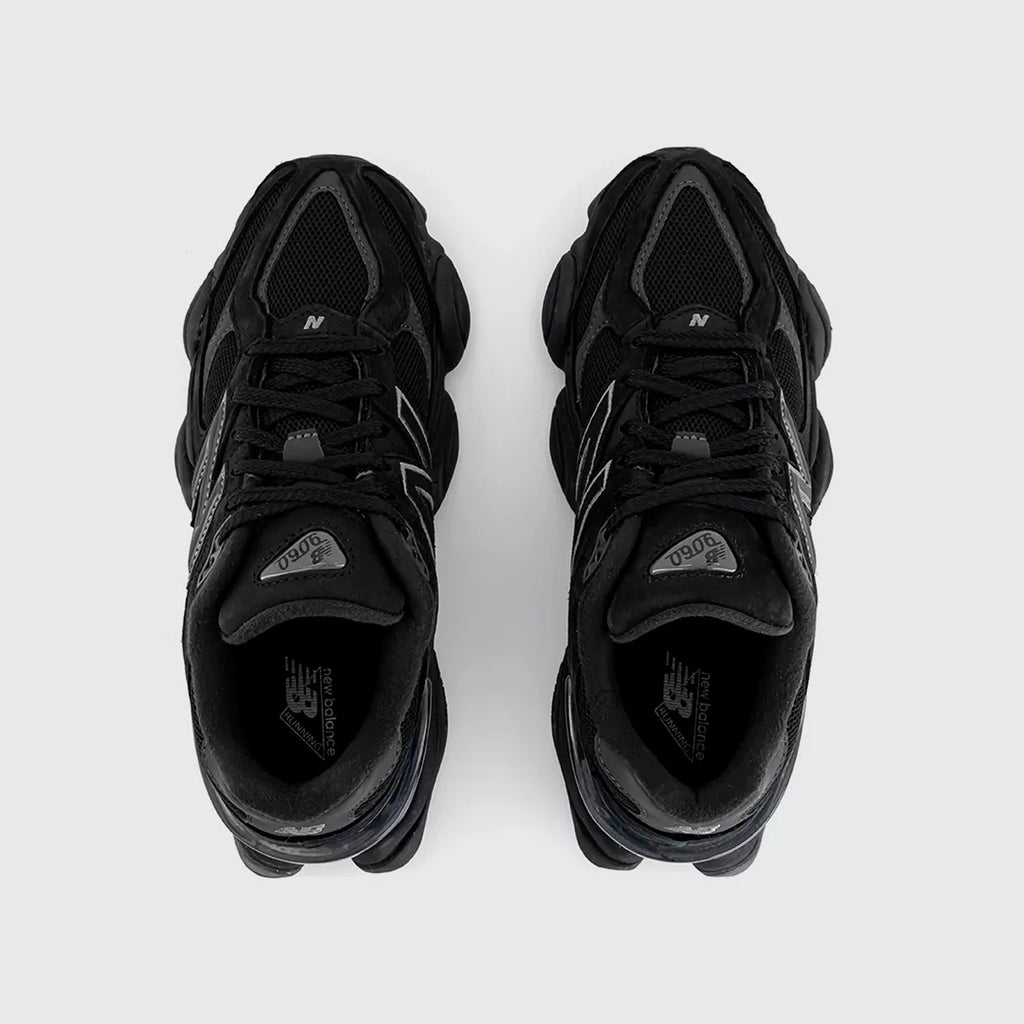 New Balance 9060 – Chunky Retro-Futuristic Sneakers (Unisex)