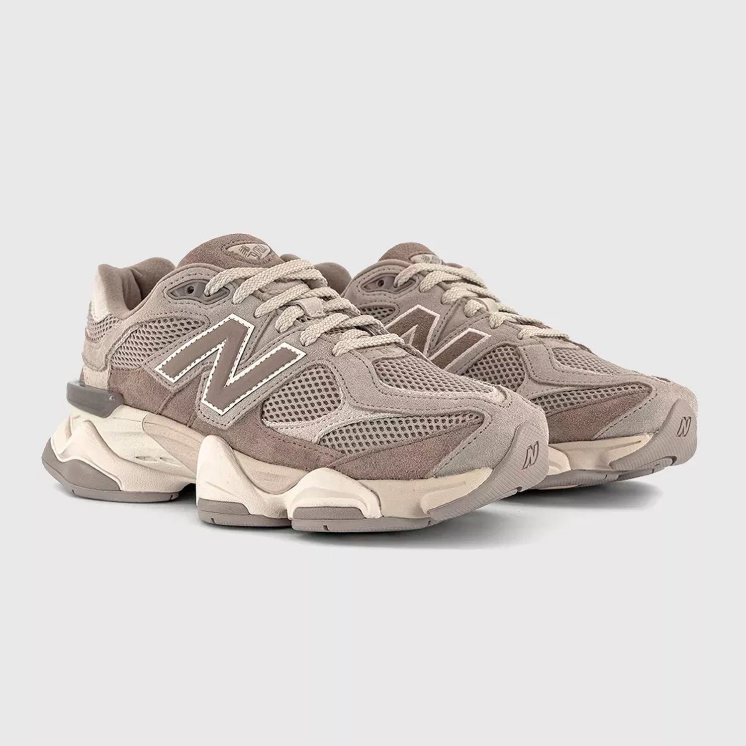 New Balance 9060 – Chunky Retro-Futuristic Sneakers (Unisex)